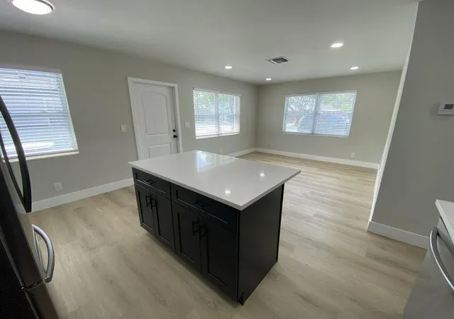 4th image of 332 Walton Blvd, West Palm Beach, FL 33405 | MLS# B26042781
