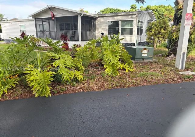 5th image of 35303 Sw 180Th Ave 321-322, Homestead, FL 33034 | MLS# A12039606