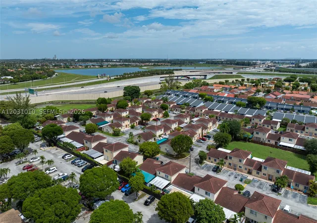 2nd image of 330 Nw 114Th Ave, Sweetwater, FL 33172