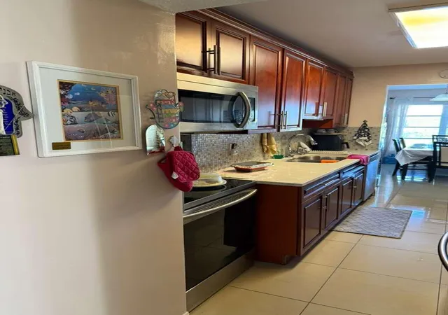 4th image of 4164 Inverrary Dr #302, Lauderhill, FL 33319 | MLS# B26042814