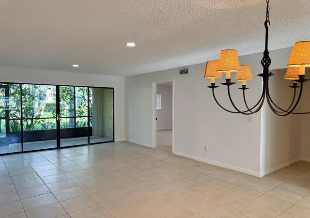 Homes for sale in Vero Beach, FL | 400 18Th St #B4, Vero Beach, FL 32960 | MLS# B26042796
