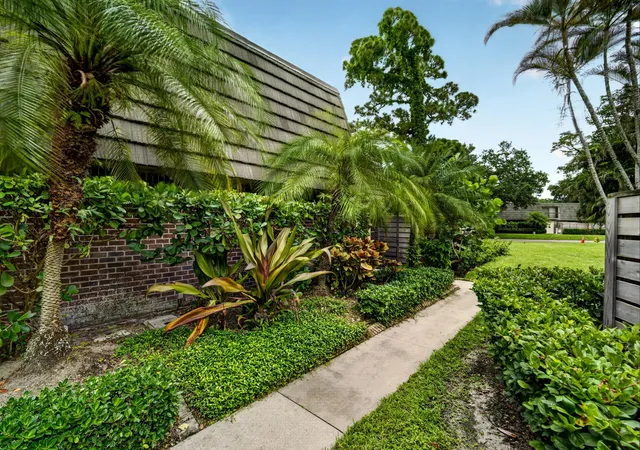 Homes for sale in Palm Beach Gardens, FL | 1519 15th Ter, Palm Beach Gardens, FL 33418 | MLS# B26042838