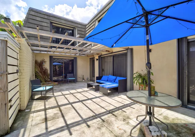Homes for sale in Palm Beach Gardens, FL | 1519 15Th Ter, Palm Beach Gardens, FL 33418 | MLS# B26042838