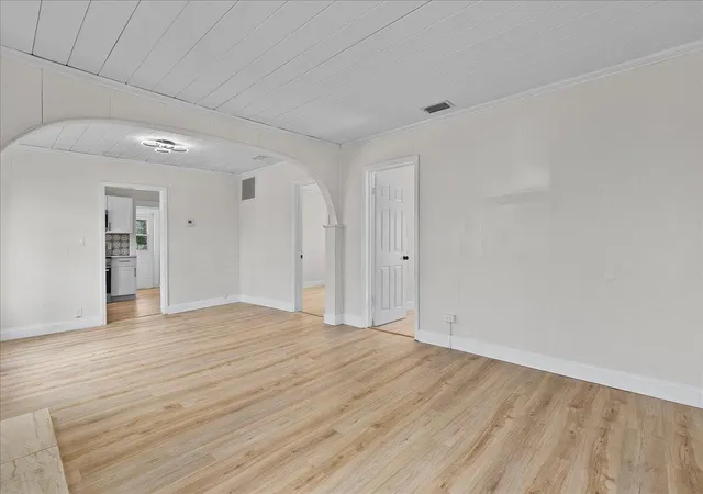 5th image of 1011 22Nd St, West Palm Beach, FL 33407 | MLS# B26042843