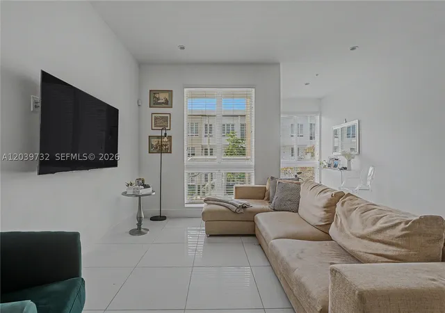 Photo 3 of Townhouse for sale at 10260 Nw 63rd Ter #213, Miami, FL 33178 | MLS# A12039732 | Listing updated on 2026-10-05