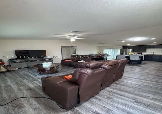 4th image of 1201 Banjo Ct, La Belle, FL 33935 | MLS# A12039688