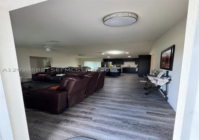 5th image of 1201 Banjo Ct, La Belle, FL 33935 | MLS# A12039688