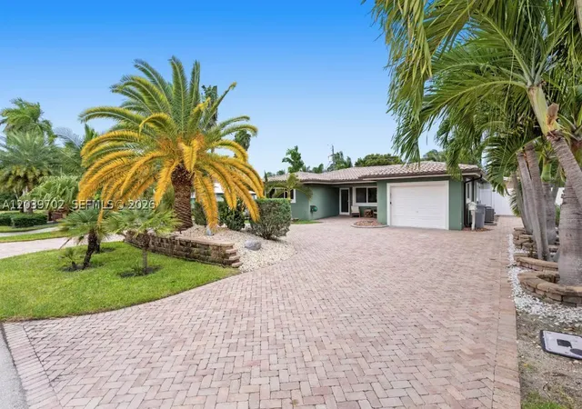 1st image of 2580 Se 2nd Ct, Pompano Beach, FL 33062 | MLS# A12039702