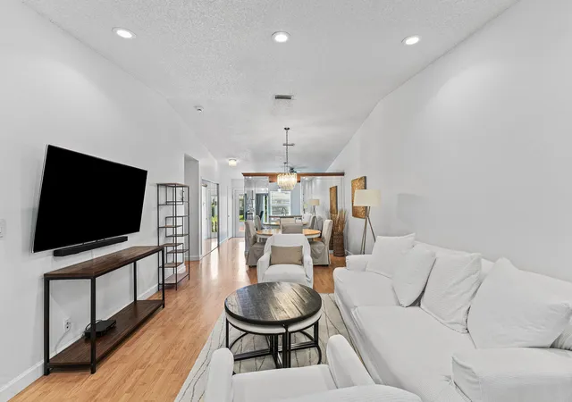 4th image of 18855 Candlewick Dr, Boca Raton, FL 33496 | MLS# B26042891