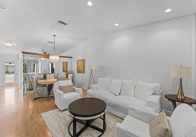 5th image of 18855 Candlewick Dr, Boca Raton, FL 33496 | MLS# B26042891