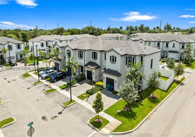 Photo 2 of Townhouse for sale at 20380 Nw 5th Ct, Miami, FL 33169 | MLS# A12035874 | Listing updated on 2026-10-07