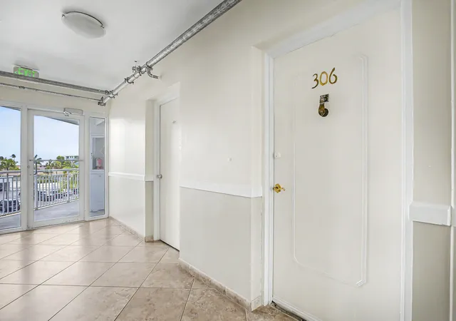 4th image of 1920 S Ocean Dr #306, Fort Lauderdale, FL 33316 | MLS# B26042933