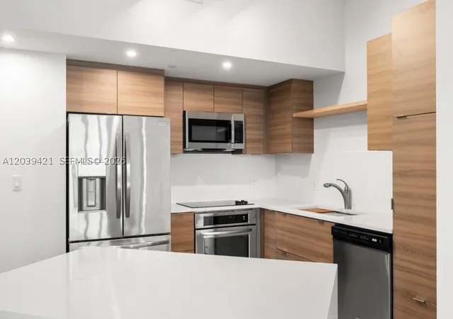 Photo 4 of Condo for sale at 510 Nw 84Th Ave #636, Plantation, FL 33324 | MLS# A12039421 | Listing updated on 2026-10-07