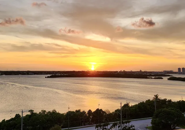 49th image of 5420 N Ocean Dr #905, Riviera Beach, FL 33404 | MLS# B26043036