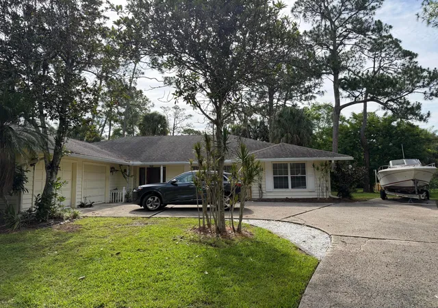 1st image of 1140 Se Buttonwood Cir, Stuart, FL 34997 | MLS# B26043041