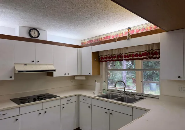 4th image of 1140 Se Buttonwood Cir, Stuart, FL 34997 | MLS# B26043041