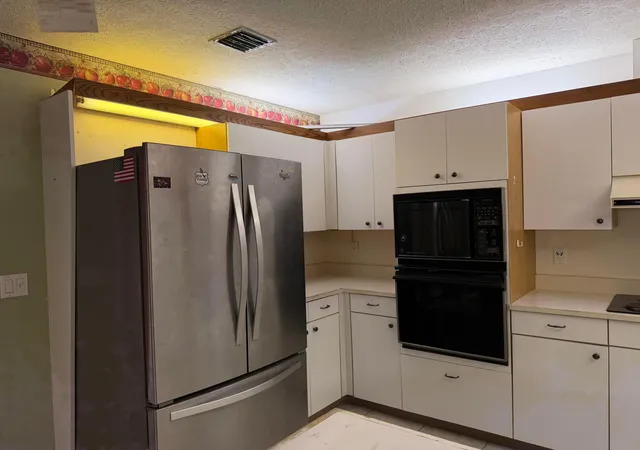 5th image of 1140 Se Buttonwood Cir, Stuart, FL 34997 | MLS# B26043041