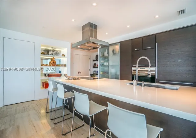 Photo 4 of Sale Pending at 1445 16Th St #1103, Miami Beach, FL 33139 | MLS# A12040003 | Listing updated on 2026-09-30