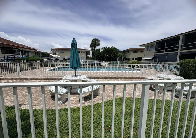 Homes for sale in Lighthouse Point, FL | 2202 Ne 36th St #17, Lighthouse Point, FL 33064 | MLS# B26043069