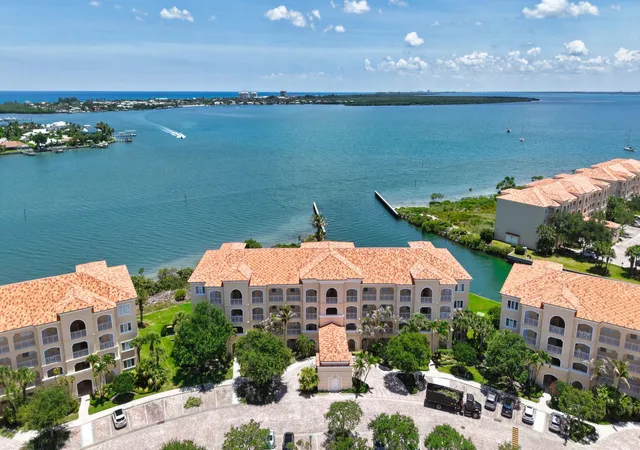 1st image of 4 Harbour Isle Dr W #Ph04, Fort Pierce, FL 34949 | MLS# B26043081