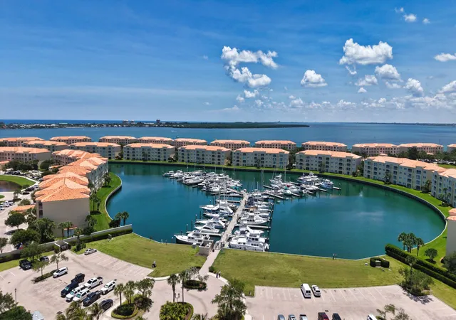 2nd image of 4 Harbour Isle Dr W, Fort Pierce, FL 34949