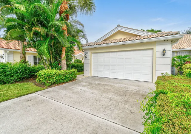 Homes for sale in Hobe Sound, FL | 7880 Se Peppercorn Ct, Hobe Sound, FL 33455 | MLS# B26043121