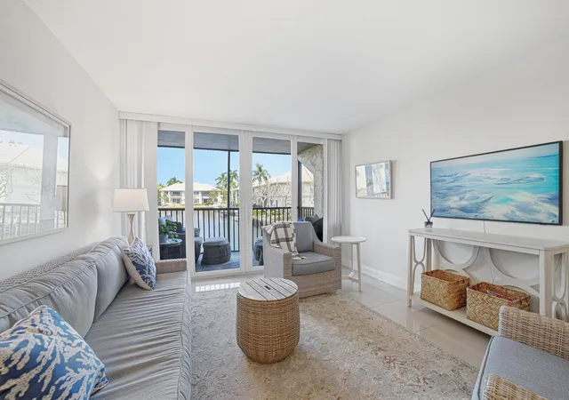 1st image of 6 Royal Palm Wy #211, Boca Raton, FL 33432 | MLS# B26043222