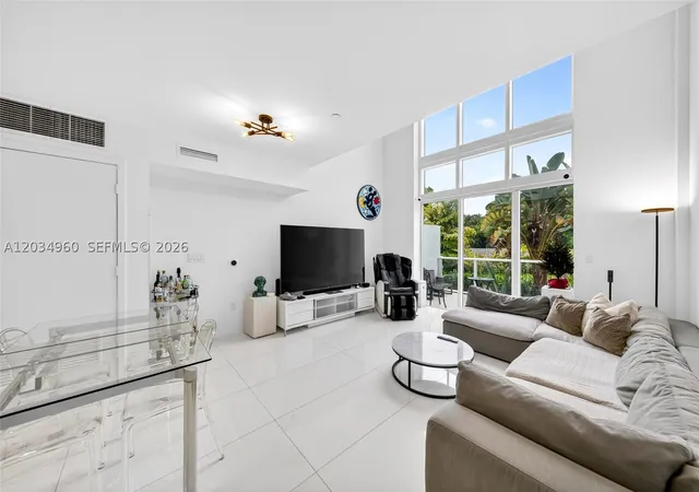 455 NE 39th #311