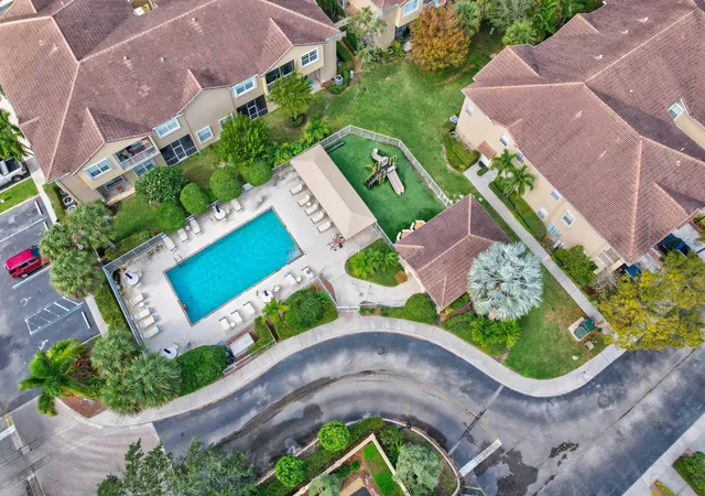 2nd image of 115 Lighthouse Cir #B, Tequesta, FL 33469 | MLS# B26043322