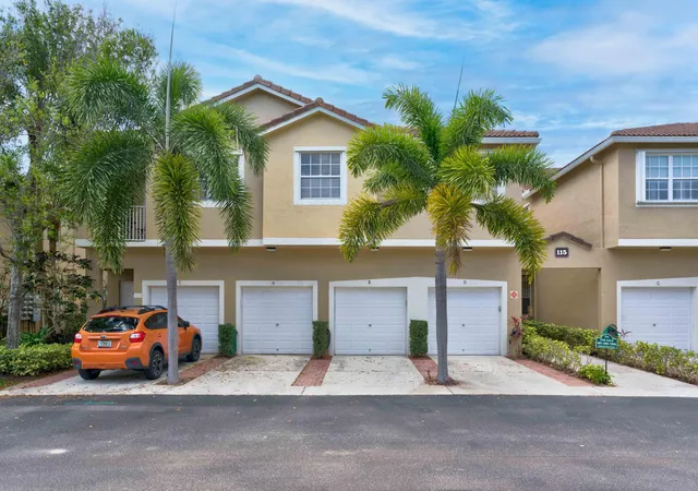 3rd image of 115 Lighthouse Cir #B, Tequesta, FL 33469 | MLS# B26043322