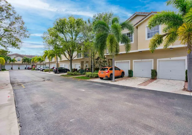 4th image of 115 Lighthouse Cir #B, Tequesta, FL 33469 | MLS# B26043322