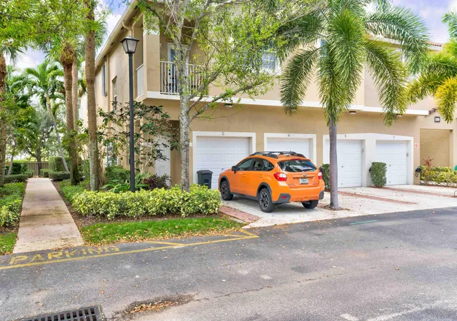 5th image of 115 Lighthouse Cir #B, Tequesta, FL 33469 | MLS# B26043322