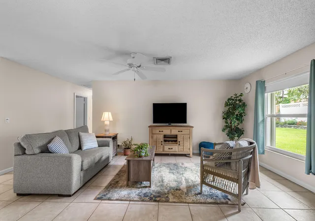 Homes for sale in Hobe Sound, FL | 8974 Se Bobo Ct, Hobe Sound, FL 33455 | MLS# B26043325