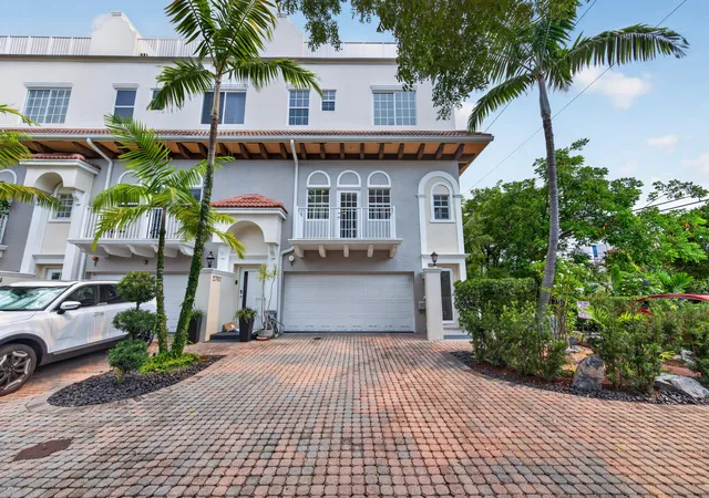 2nd image of 2700 Ne 8th Ave, Wilton Manors, FL 33334 | MLS# B26043330
