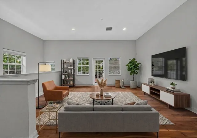 3rd image of 2700 Ne 8Th Ave, Wilton Manors, FL 33334 | MLS# B26043330