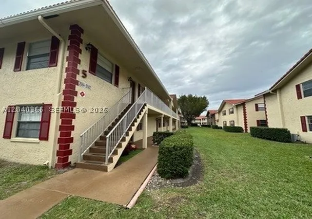 Homes for sale in Coral Springs, FL | 3578 University Dr, Coral Springs, FL 33065 | Houzeo