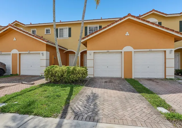 Homes for sale in Margate, FL | 560 St Tropez Ln, Margate, FL 33068 | MLS# B26043429