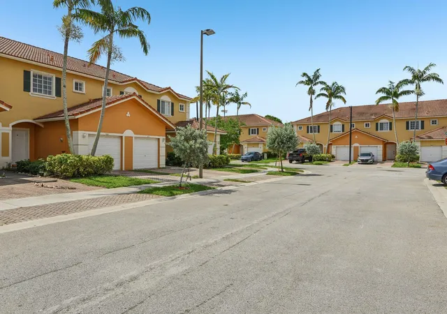 Homes for sale in Margate, FL | 560 St Tropez Ln, Margate, FL 33068 | MLS# B26043429