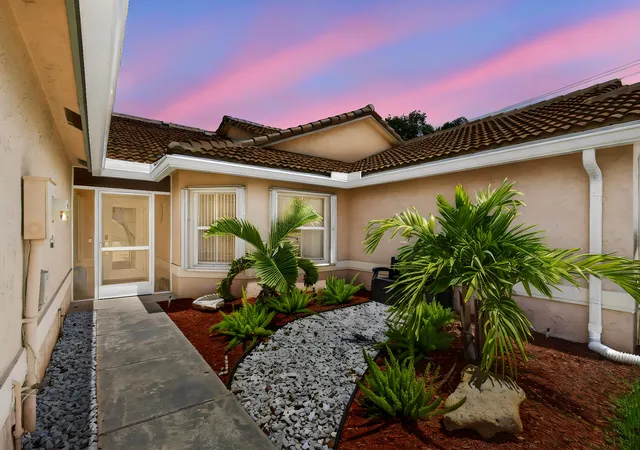2nd image of 10469 Pelican Dr, Wellington, FL 33414 | MLS# B26043435