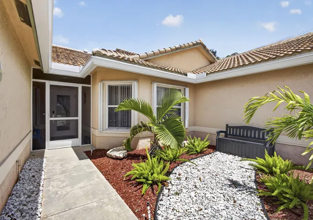 5th image of 10469 Pelican Dr, Wellington, FL 33414 | MLS# B26043435
