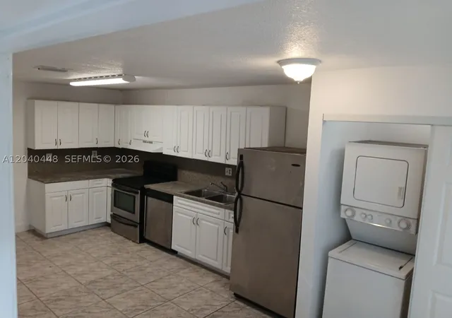 3rd image of 7318 Nw 76Th Dr, Tamarac, FL 33321 | MLS# A12040448