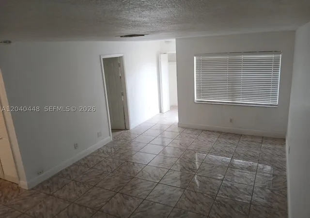 4th image of 7318 Nw 76Th Dr, Tamarac, FL 33321 | MLS# A12040448