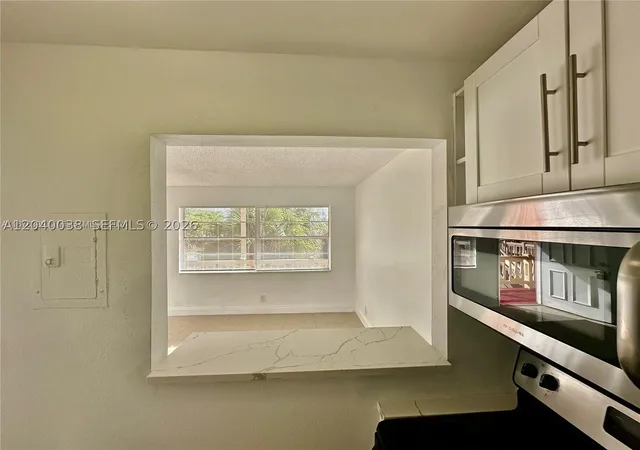 2nd image of 241 Se 9th Ave #207, Pompano Beach, FL 33060 | MLS# A12040038