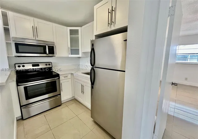 4th image of 241 Se 9Th Ave, Pompano Beach, FL 33060
