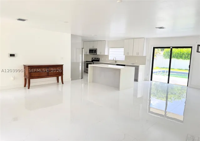 Photo 3 of Sale Pending at 18133 Sw 93rd Ave, Palmetto Bay, FL 33157 | MLS# A12039904 | Listing updated on 2026-09-25
