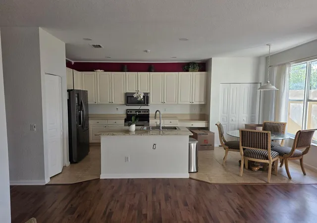 4th image of 5069 Starblaze Dr, Greenacres, FL 33463 | MLS# B26043494