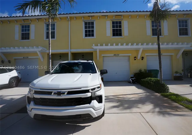 Photo 1 of Townhouse for sale at 4037 Nw 10th Pl, Plantation, FL 33313 | MLS# A12040486 | Listing updated on 2026-07-24