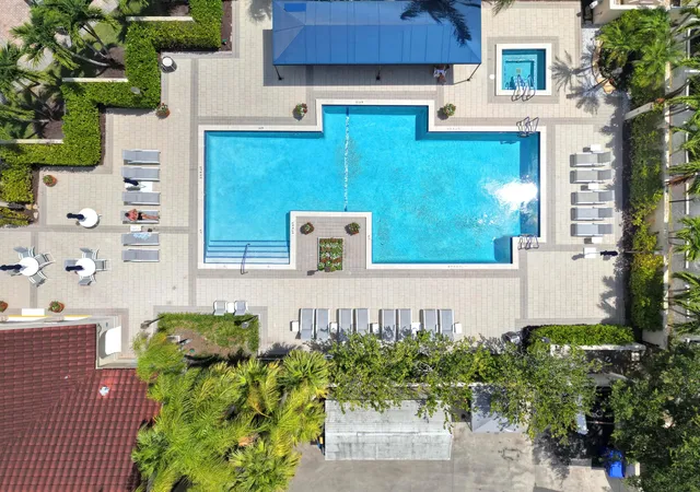image of 7578 Regency Lake Dr, Boca Raton, FL 33433