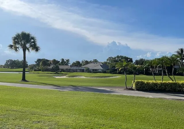 5th image of 18 Ironwood Wy N, Palm Beach Gardens, FL 33418 | MLS# B26043535
