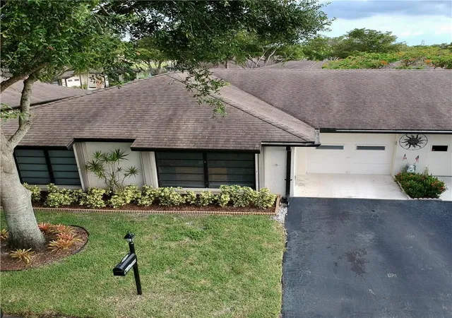 2nd image of 10151 Eaglewood Ter #A, Boynton Beach, FL 33436 | MLS# B26043564